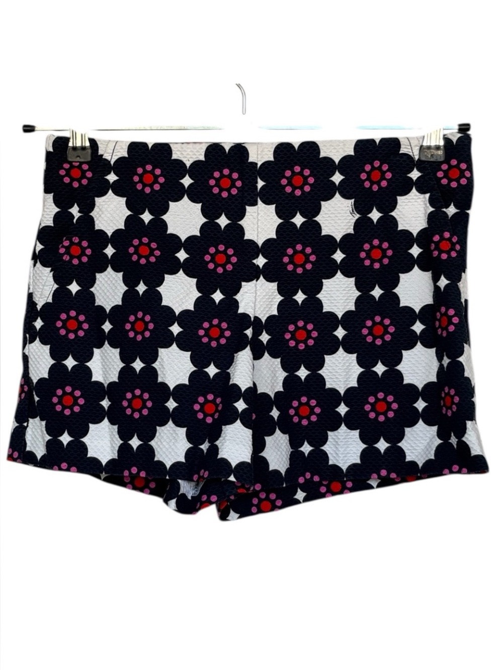 Trina Turk Corbin 2
Waffle Navy Floral Print
Shorts Size 2